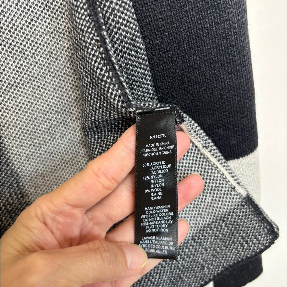BN9 Vertigo Colorblock Long Cardigan Open Knit Black XS NWT‎